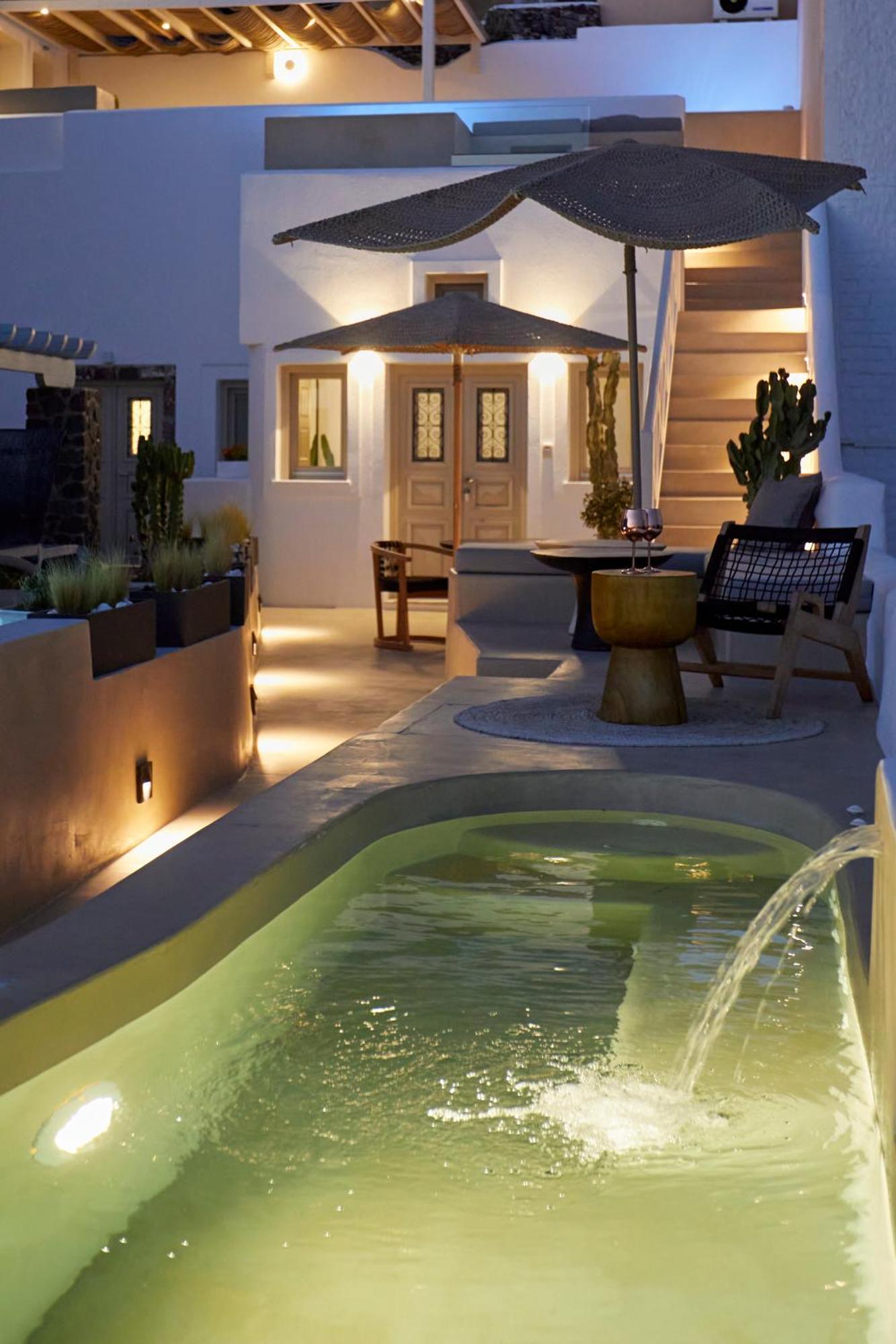 U & Me Suites Fira  Extérieur photo