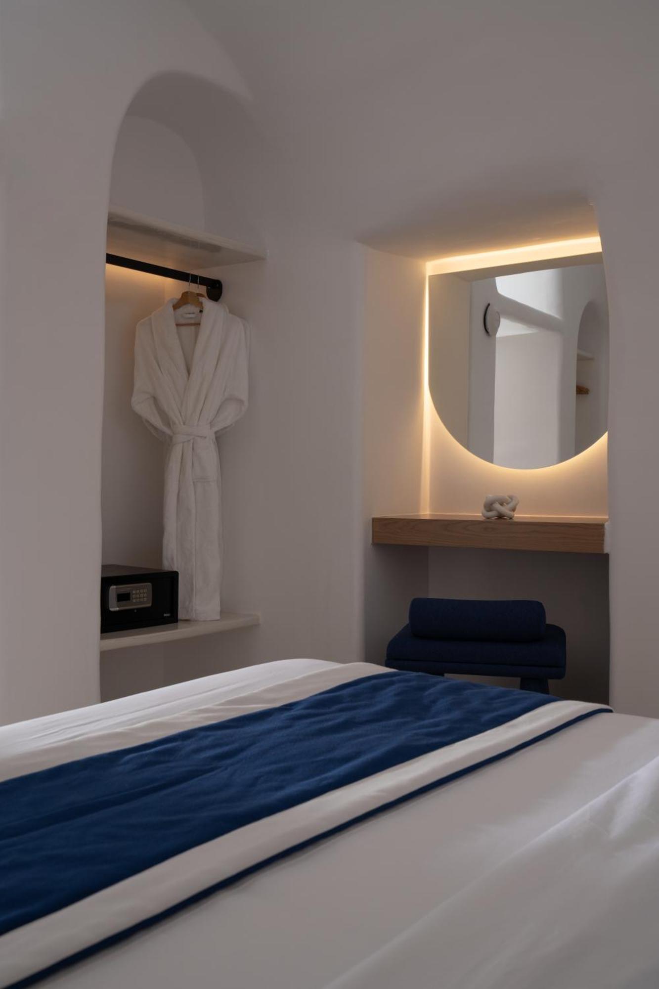 U & Me Suites Fira  Extérieur photo